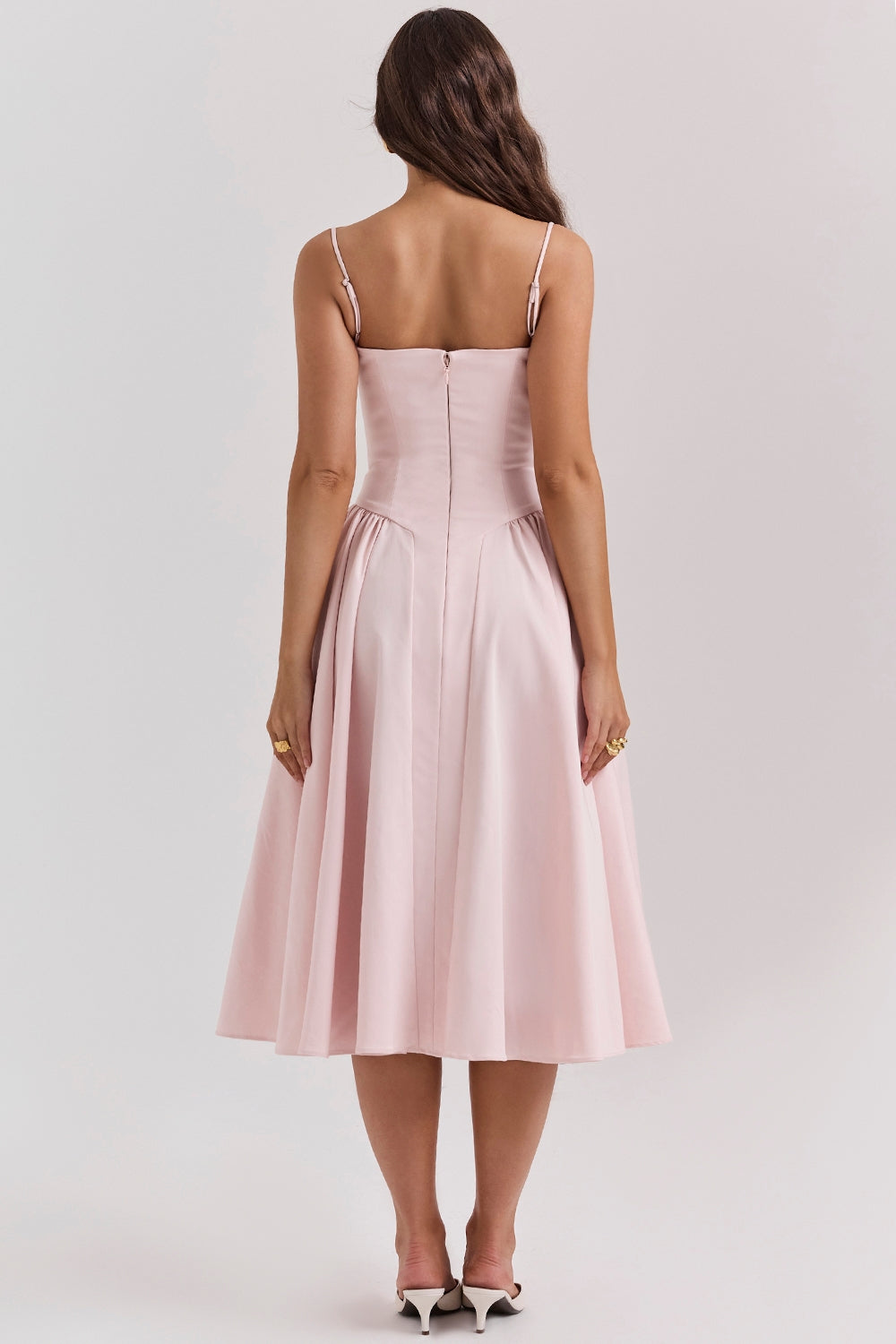 Seraphina – Maxikleid aus gerafftem Satin