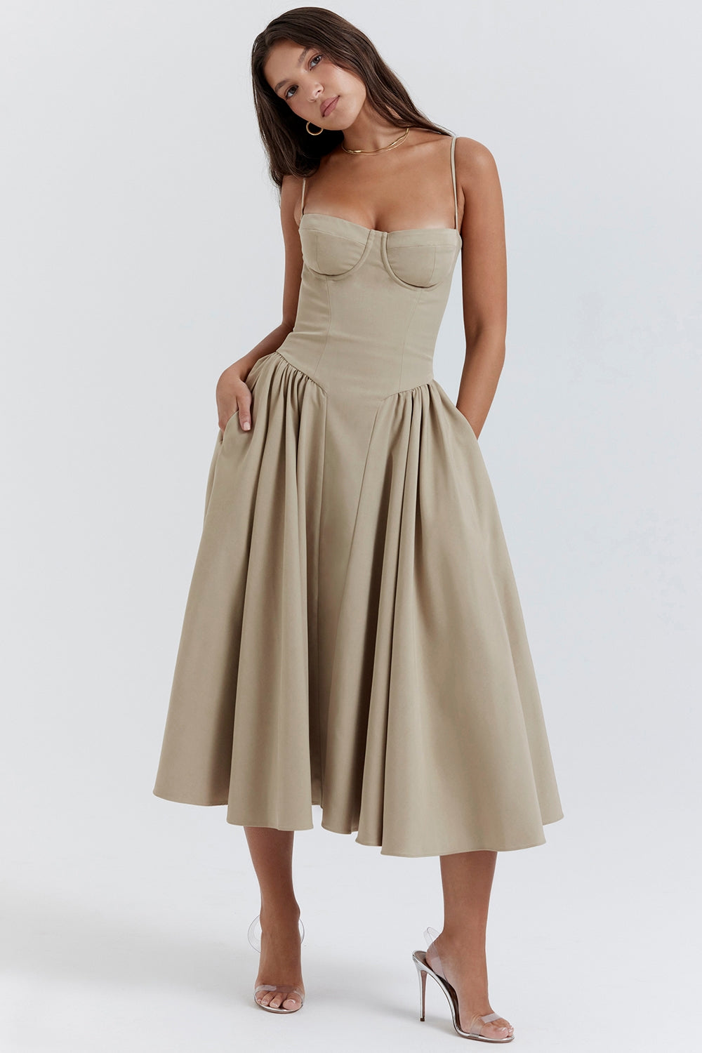 Seraphina – Maxikleid aus gerafftem Satin